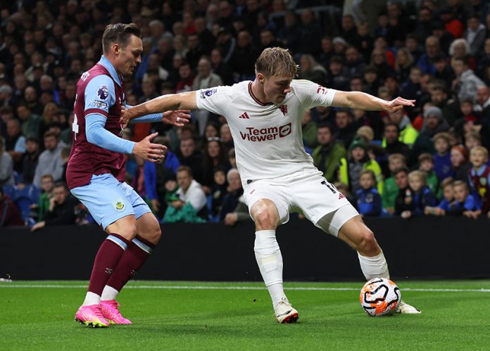 Premier League - Burnley v Manchester United