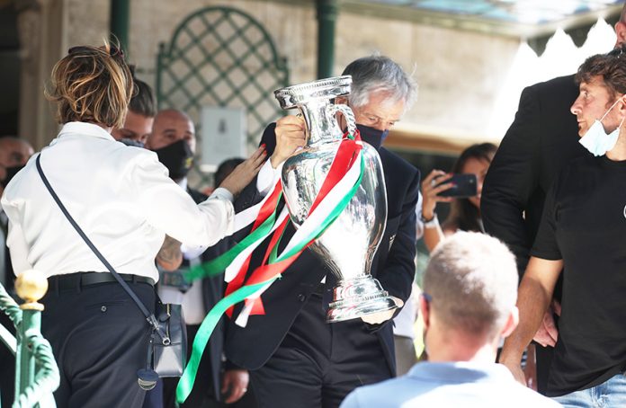 Euro 2020 - Italy's President Sergio Mattarella meets with the Italy team