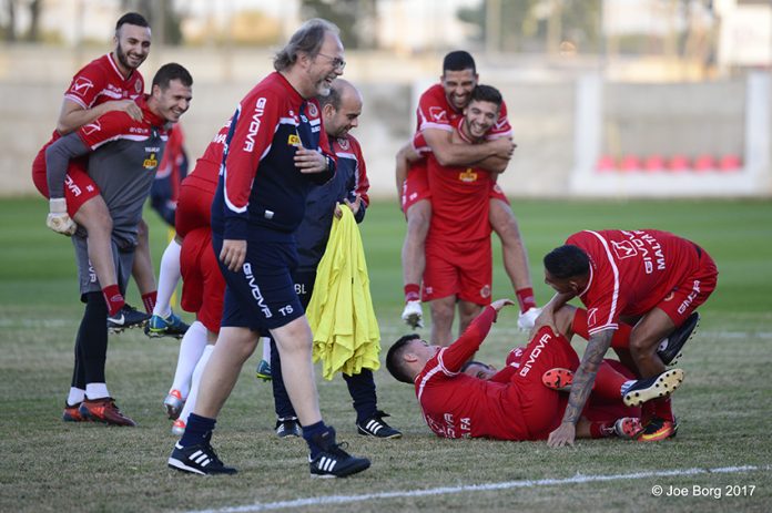 Tom Saintfiet with Malta Squad during training (20)