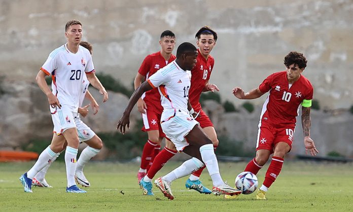 U21