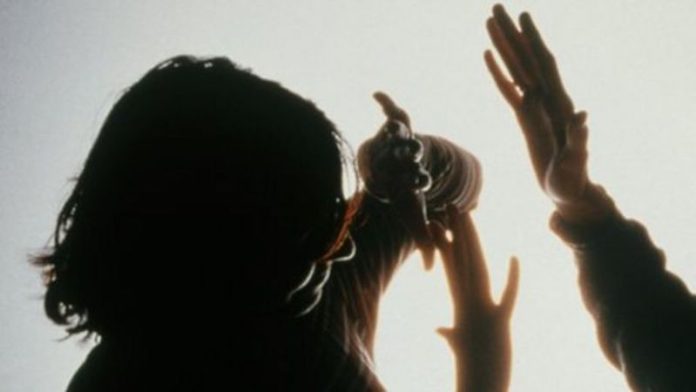 70772597_domesticviolence