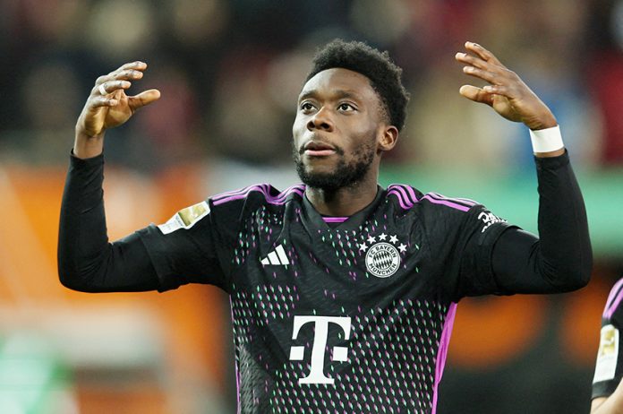 Bundesliga - FC Augsburg v Bayern Munich