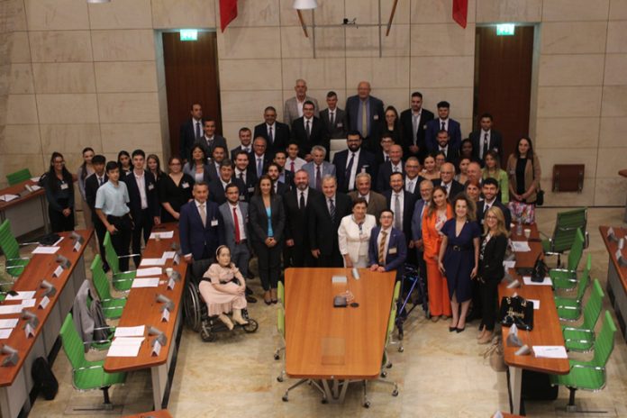 parlament-1
