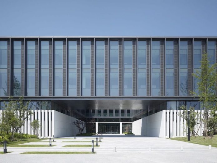 Arch2O-huawei-technological-factory-buildings-gmp-architects-4-2133x1600-1