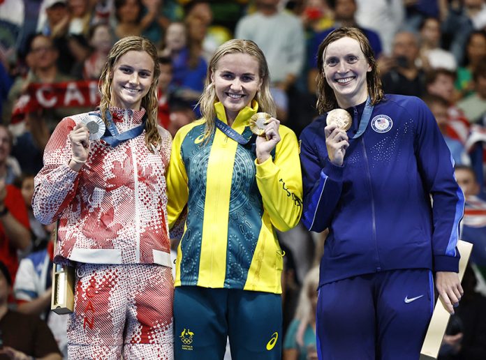 Swimming - Women's 400m Freestyle Victory Ceremony