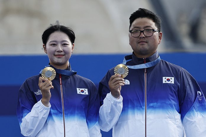 Archery - Mixed Team Victory Ceremony