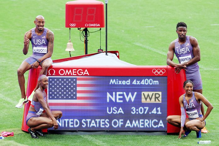 Athletics - 4 x 400m Relay Mixed Round 1