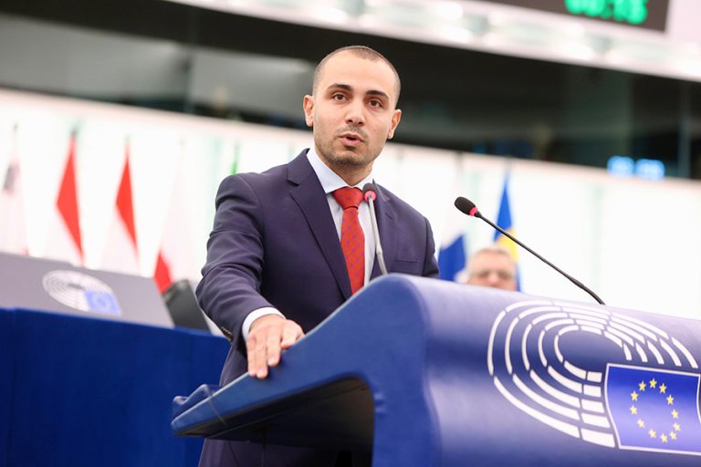 Il-politika mhix min jgħajjat l-aktar, imma min jagħmel differenza pożittiva fil-ħajja tan-nies