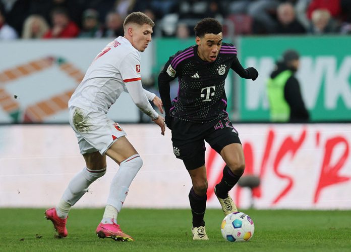 Bundesliga - FC Augsburg v Bayern Munich