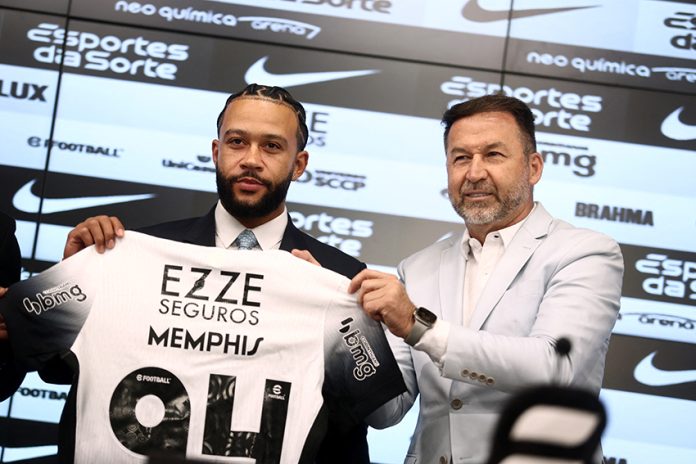 Corinthians unveils new player Memphis Depay