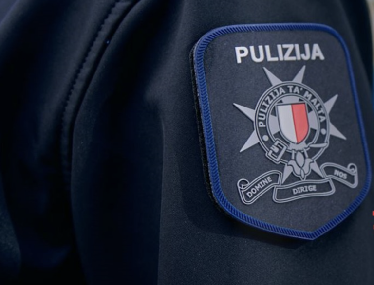 Jinżammu arrestati wara li wieġbu mhux ħatja li ħebbew għal uffiċjal tal-Pulizija