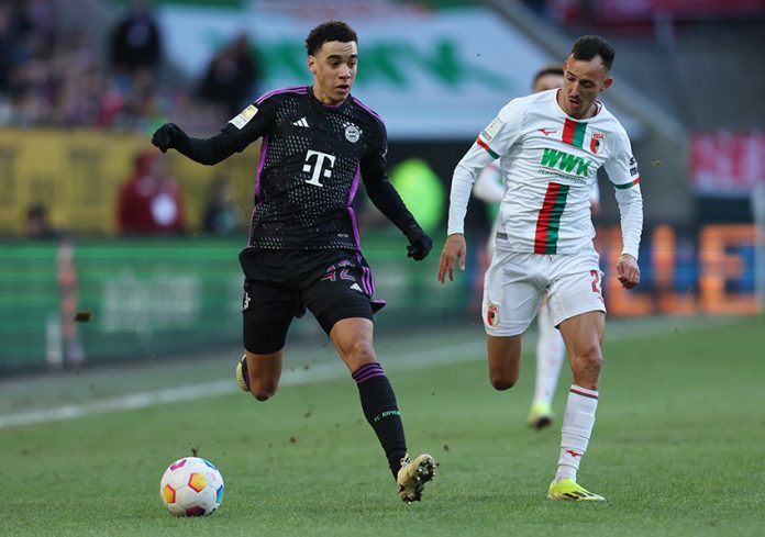 Bundesliga - FC Augsburg v Bayern Munich