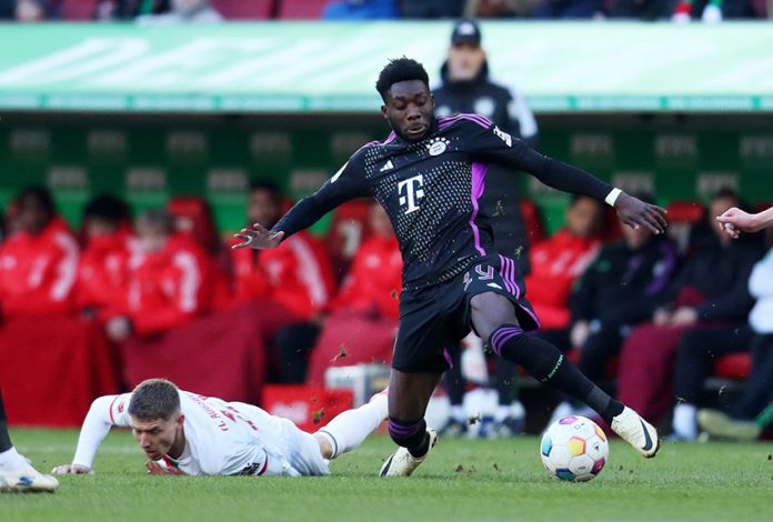 Bundesliga - FC Augsburg v Bayern Munich