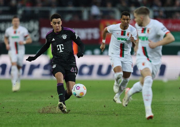 Bundesliga - FC Augsburg v Bayern Munich