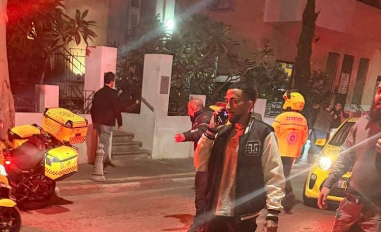 Erba’ midruba f’attakk b’sikkina f’Tel Aviv