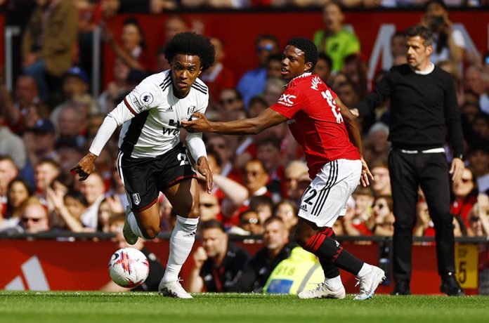 Premier League - Manchester United v Fulham
