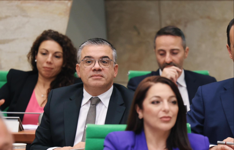 “Nixtieq li ż-żewġ naħat jifhmu li hemm bżonn li jkun hemm aktar rispett f’din il-Kamra”- Il-Ministru Chris Bonett