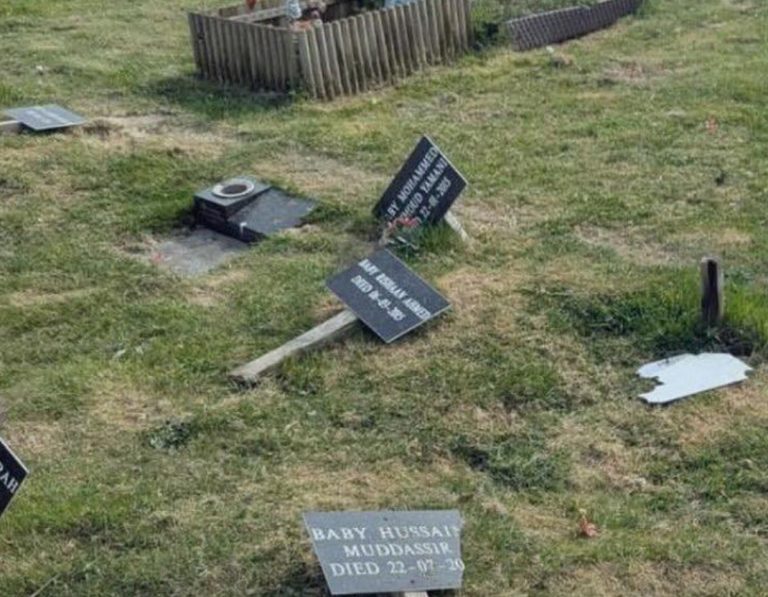 Ċimiterju Iżlamiku vittma ta’ vandalizmu… attakk Iżlamofobiku