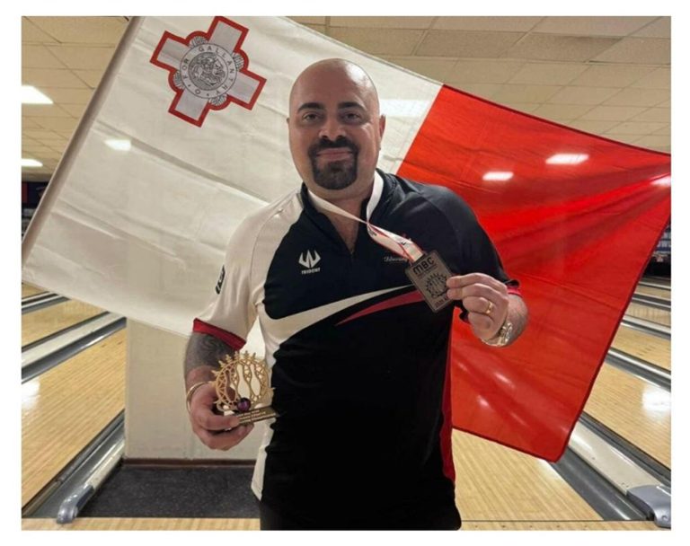 Midalja tal-fidda għal Mauro Anastasi il-Kampjonat tal-Mediterran tal-Bowling