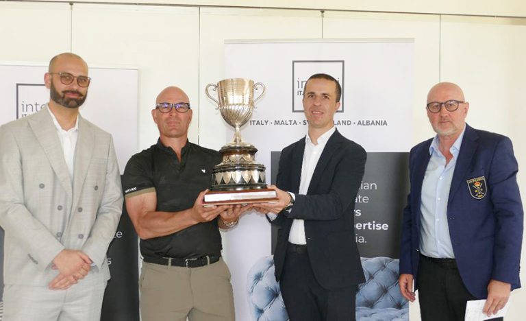 Andy Borg jirbaħ The Scratch Challenge tal-Golf