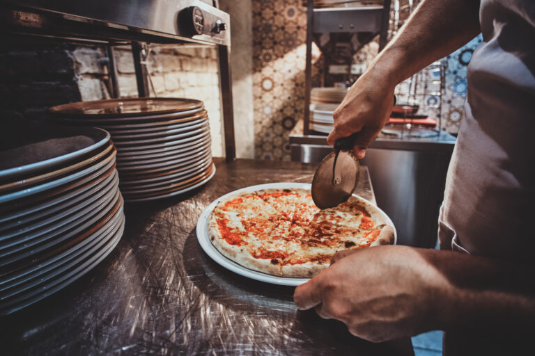Pizzar mixli li kkaġuna ġrieħi gravi fuq ieħor f’ristorant fir-Rabat