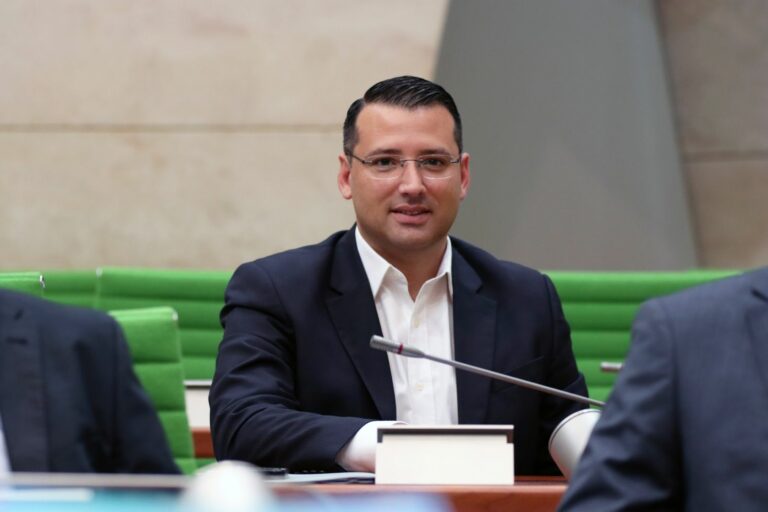 “Aħna l-Gvern li ħareġ lil Malta minn żmien id-dlam fejn jidħol is-Saltna tad-Dritt”