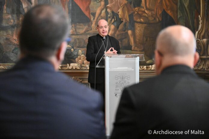 CURIA 01
