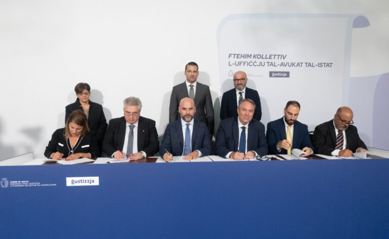 L-ewwel ftehim kollettiv għall-gradi amministrattivi fl-Uffiċċju tal-Avukat tal-Istat