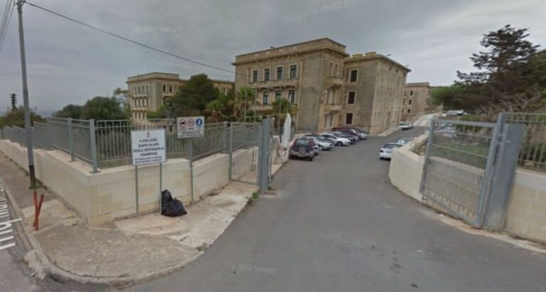 Student l-Isptar wara li ġie aggredit minn student ieħor fil-Kulleġġ ta’ Santa Klara f’Pembroke