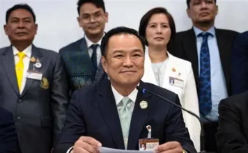 Il-Prim Ministru Tajlandiż ixolji l-Parlament biex “jagħti l-poter lura lill-poplu”