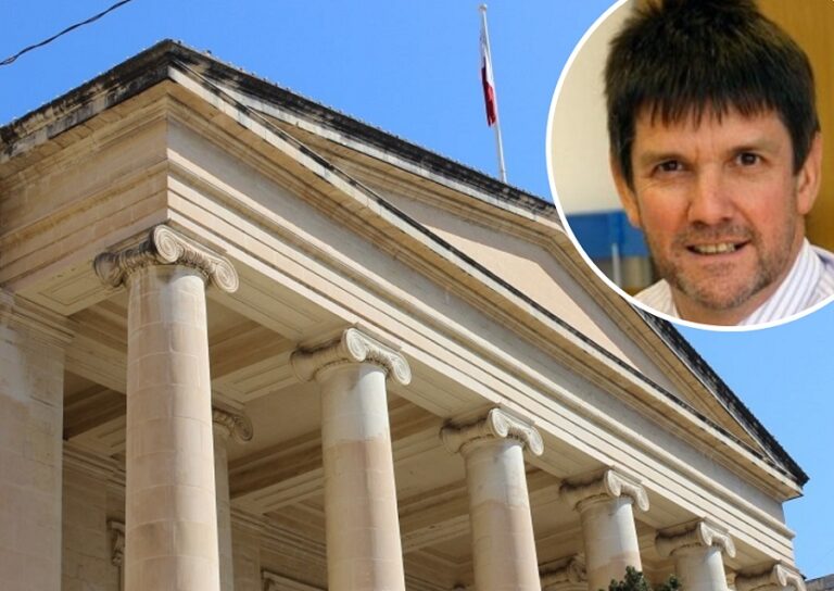Din il-kummiedja jinħtieġ li tieqaf: L-Avukat Vincent Galea