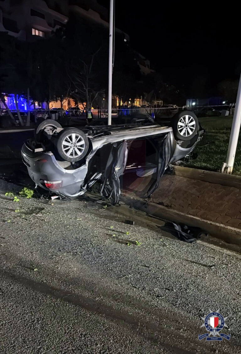 Iweġġa’ serjament wara li nqaleb bil-karozza fil-Mellieħa