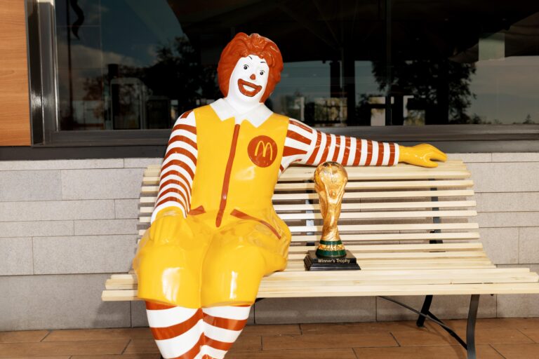 It-Tazza tad-Dinja tal-FIFA 26™ tasal għand McDonald’s