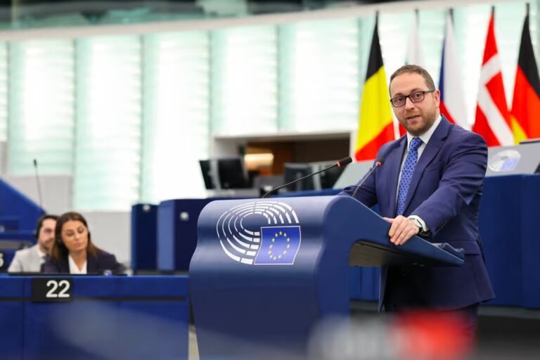 “Jekk irridu l-aħjar għat-tfal, irridu nindirizzaw id-disinji vizzjużi u nimponu età minima fuq il-midja soċjali” – Il-MPE Alex Agius Saliba 