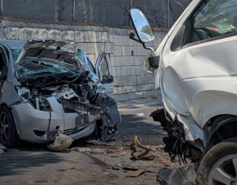 Mara u żewġt itfal l-isptar wara ħabta ‘head on’ fl-Iklin