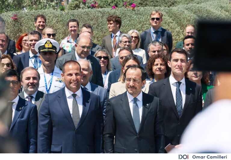 Ir-realtajiet li jiffaċċjaw il-gżejjer għandhom jiġu riflessi b’mod aktar konsistenti meta jitfasslu l-politiki Ewropej