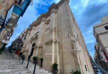 Bħala kunsill Belti magħqudin b’mod unanimu kontra l-applikazzjoni ta’ stabbiliment qrib il-Knisja Ta’ Ġiezu
