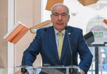 Il-Parlament Ungeriż jivvota biex ineħħi lill-President mill-kariga
