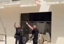 Il-Pulizija jinstemgħu jgħidu: “Iftaħ u oħroġ minn hemm”. “Taħt arrest qiegħed John. Se tkabbarhom l-affarijiet”