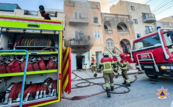 Il-Protezzjoni Ċivili qed jikkontrollaw nirien f’garaxx f’Ħaż-Żebbuġ