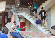 Ikomplu t-tfittxijiet għall-persuni wara t-terremot fl-Indoneżja