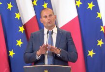 Jintalab dibattitu Parlamentari mill-Partit Nazzjonalista … il-Prim Ministru jilqa’ t-talba u jissuġerixxi li dan għandu jsir għada