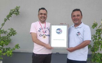 Rekord… għandu 350 ritratt ma’ VIPs internazzjonali