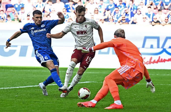 Bundesliga - FC Augsburg v Schalke 04