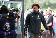 Il-partitarji ta’ Man Utd irrabjati minħabba n-nuqqas ta’ bejgħ ta’ Joshua Zirkzee