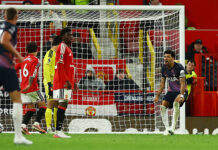 Premier League Ingliż: Dominic Solanke l-eroj ta’ Tottenham minkejja bi player inqas f’Old Trafford