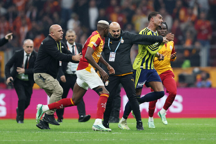 Super Lig - Galatasaray v Fenerbahce