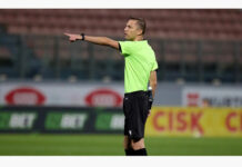 Ir-referee Ishmael Barbara se jikkontrolla lil Trabzonspor ta’ Mohamed Salah