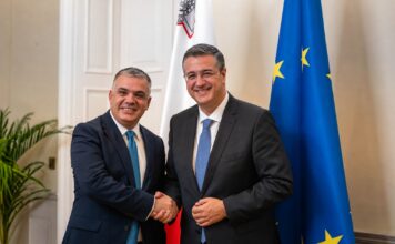 Il-Kummissarju Ewropew għat-Trasport Sostenibbli u t-Turiżmu, Apostolos Tzitzikostas, fi żjara f’Malta għal taħditiet uffiċjali