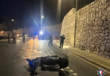 Sewwieq ta’ mutur fil-periklu tal-mewt wara li tilef il-kontroll tal-mutur u nqaleb fis-Swieqi